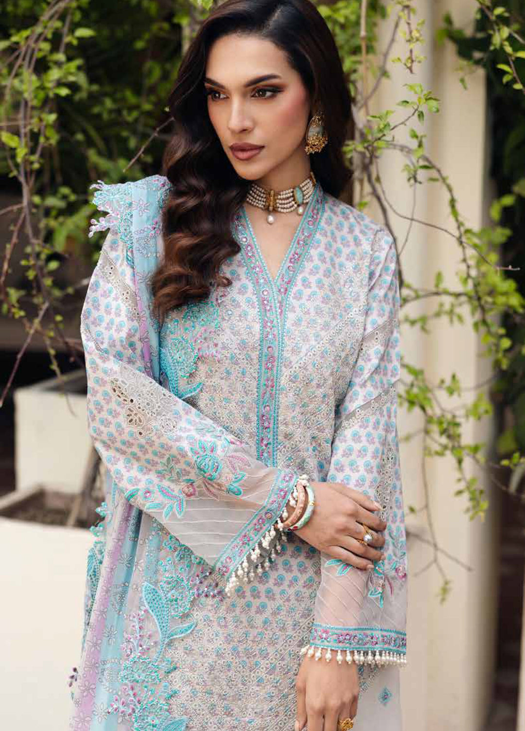 Embroidered Lawn 3 Piece Suit
