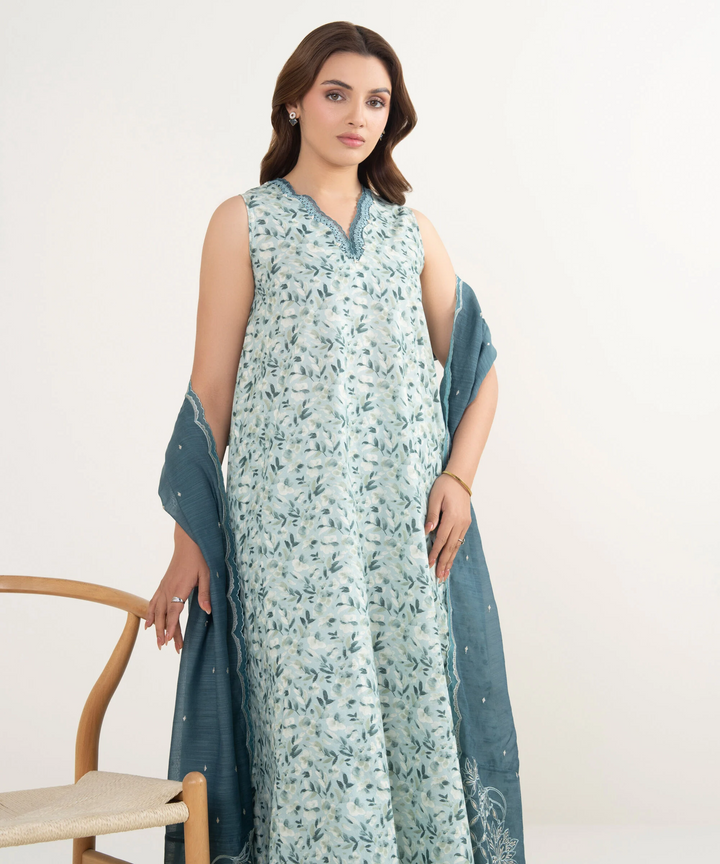 3 Piece - Embroidered Zari Lawn Suit