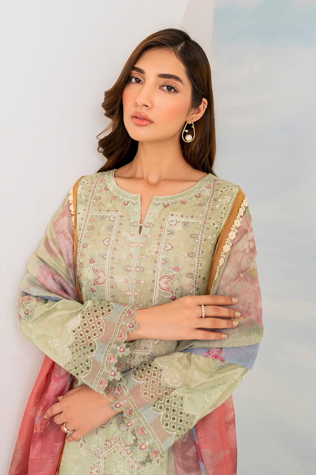 IZNIK GUZEL Embroidered Lawn IGL-02