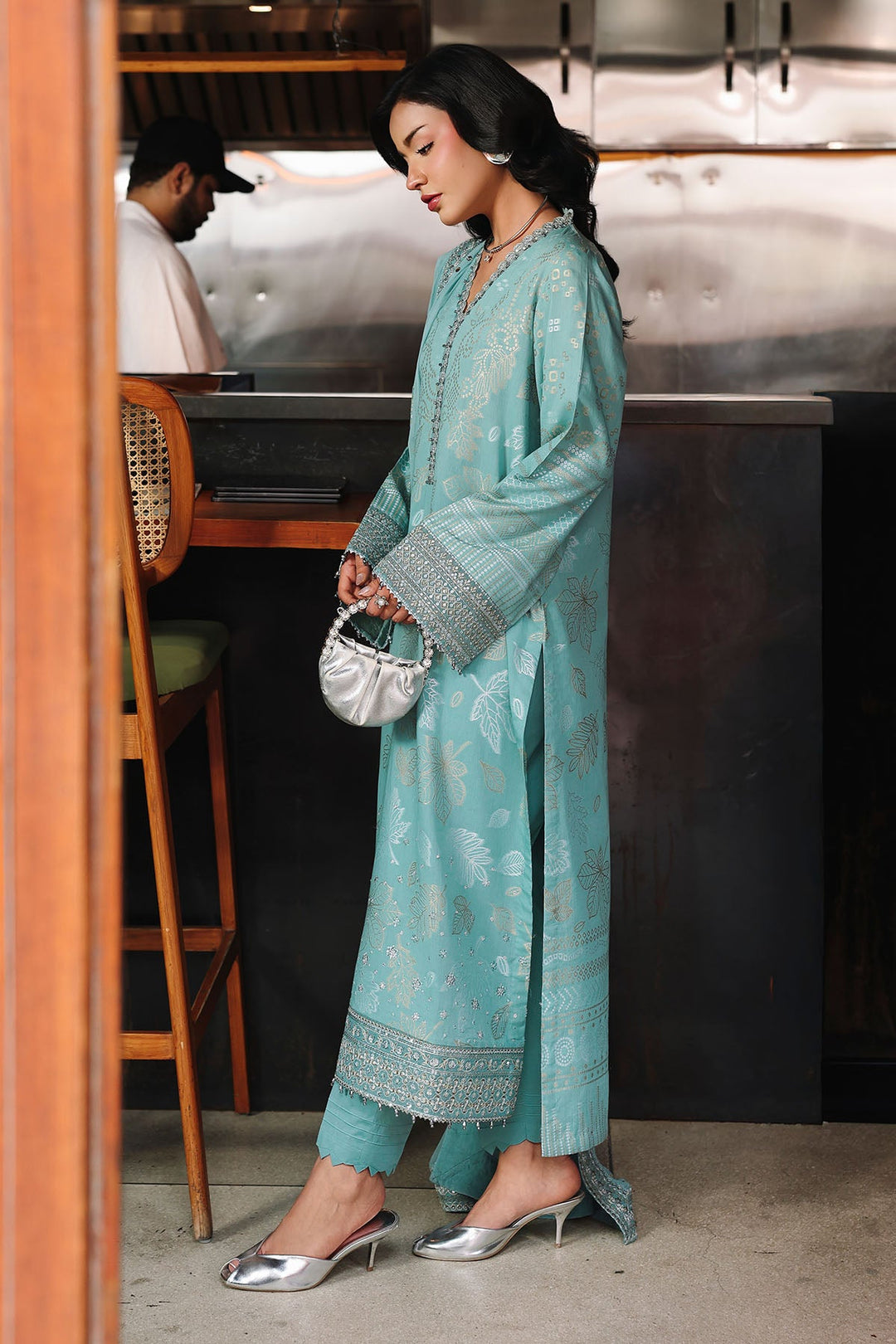 EMBROIDERED JACQUARD  SUIT 3 PC