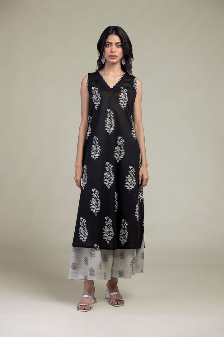 Printed | Cambric Black Sleeveless Kurta pant with Dupatta