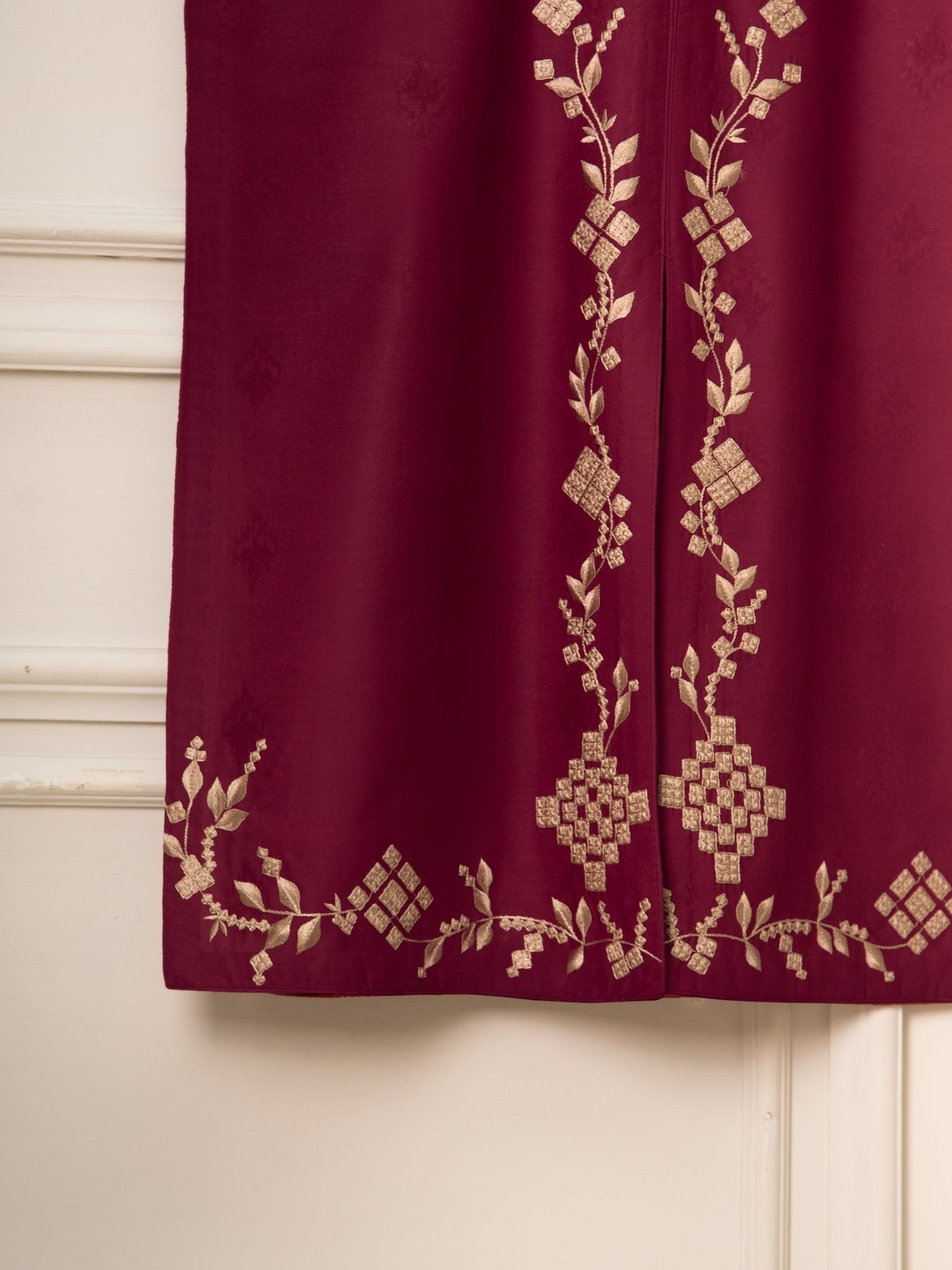 2 Piece - Embroidered Jacquard Suit