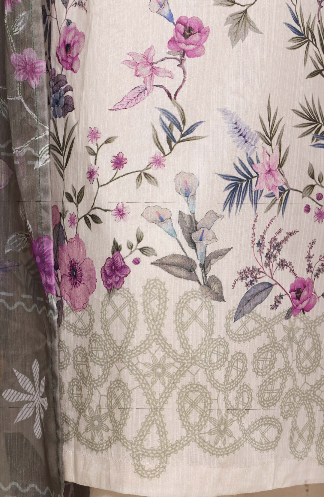 Printed Lawn Stitched 3 Piece Suit