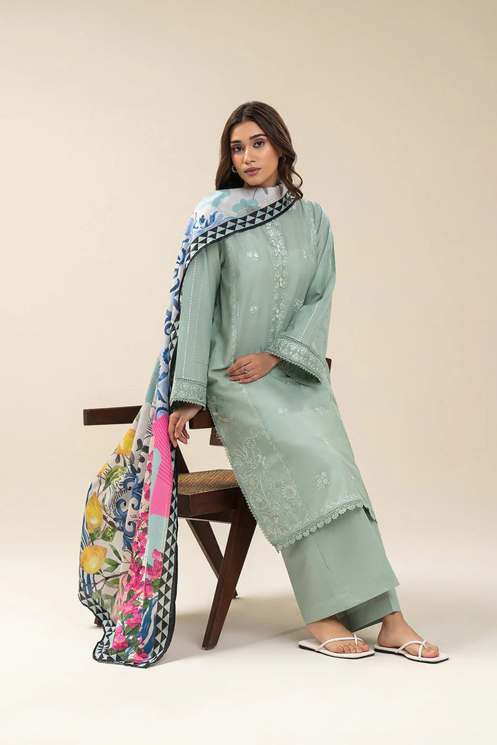 3 PIECE EMBROIDERED LAWN SUIT
