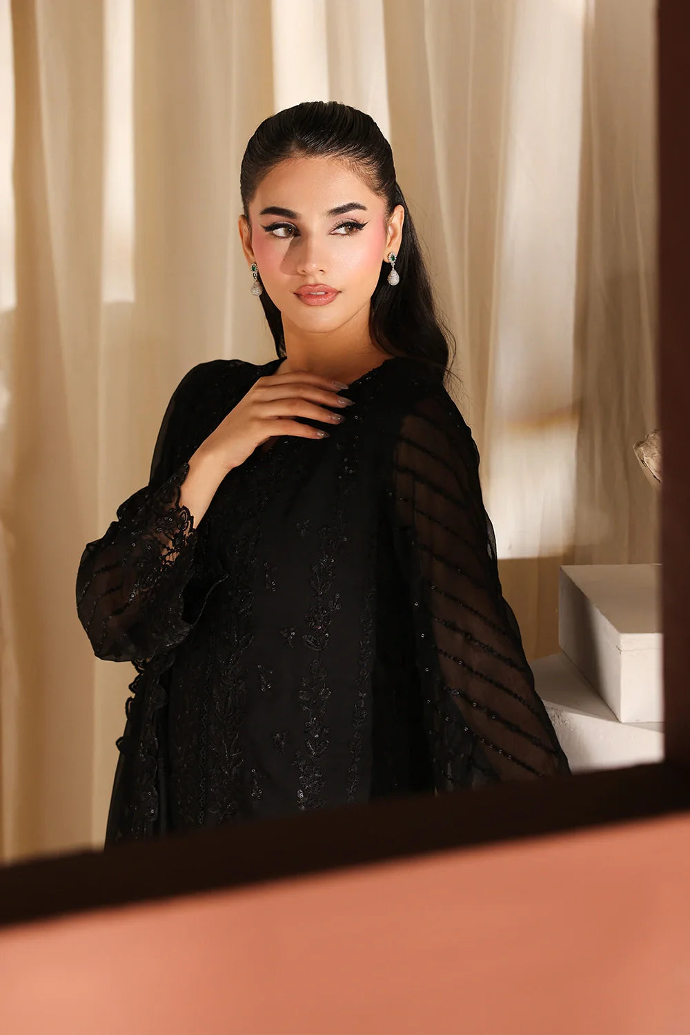 Luxe Embroidered  Lawn 3pcs