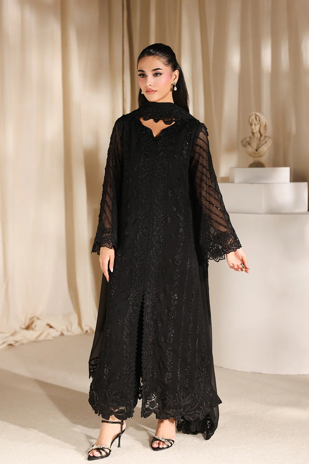 Luxe Embroidered  Lawn 3pcs