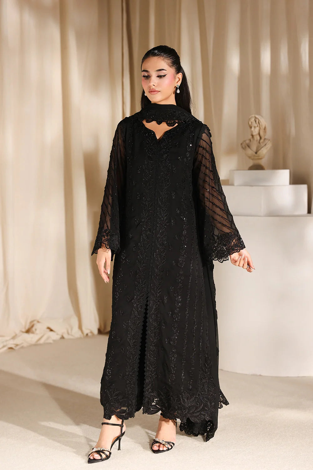 Luxe Embroidered  Lawn 3pcs