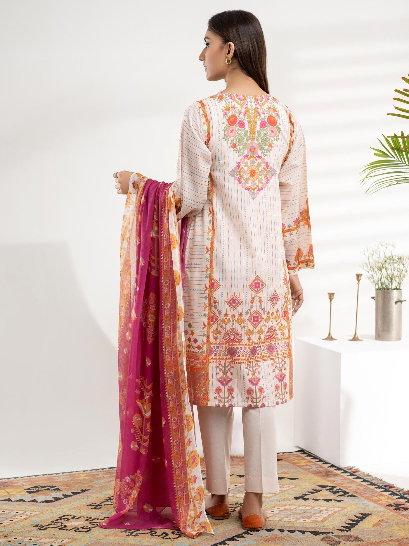 LIMELIGHT UNSTITCHED PRINTED LAWN