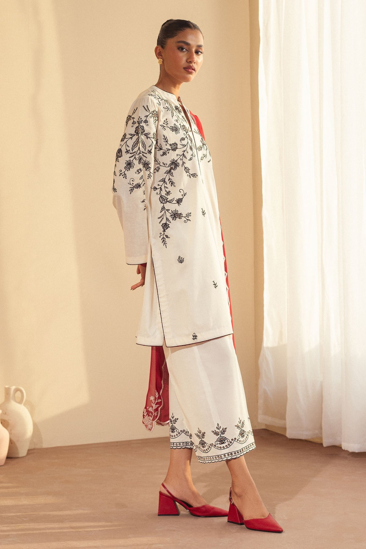 ZARA SHAHJAHAN ( Pret )
