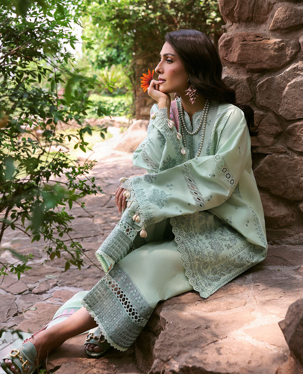 Talia Summer Lawn