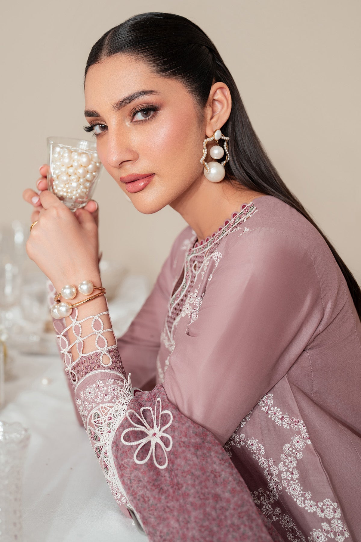Iris Luxury Lawn