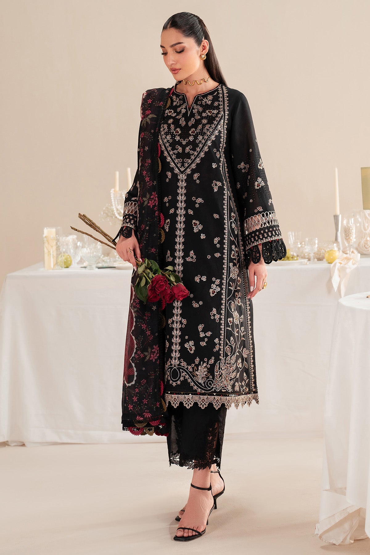 Iris EMBROIDERED LAWN
