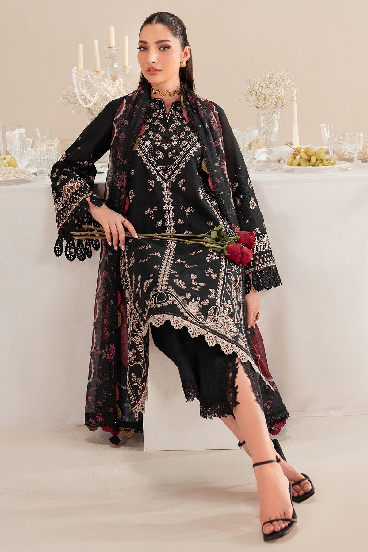 Iris EMBROIDERED LAWN