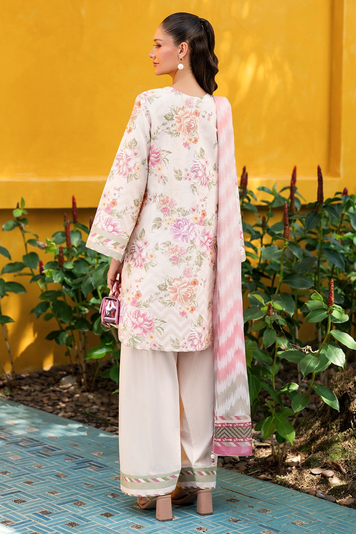 EMBROIDERED LAWN