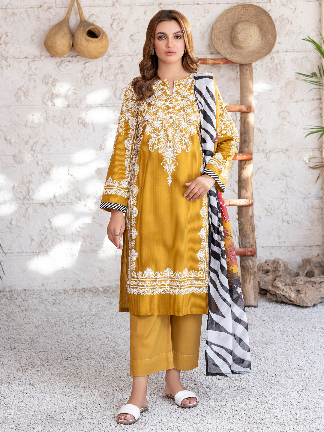 3 Piece Lawn Suit-Paste Print