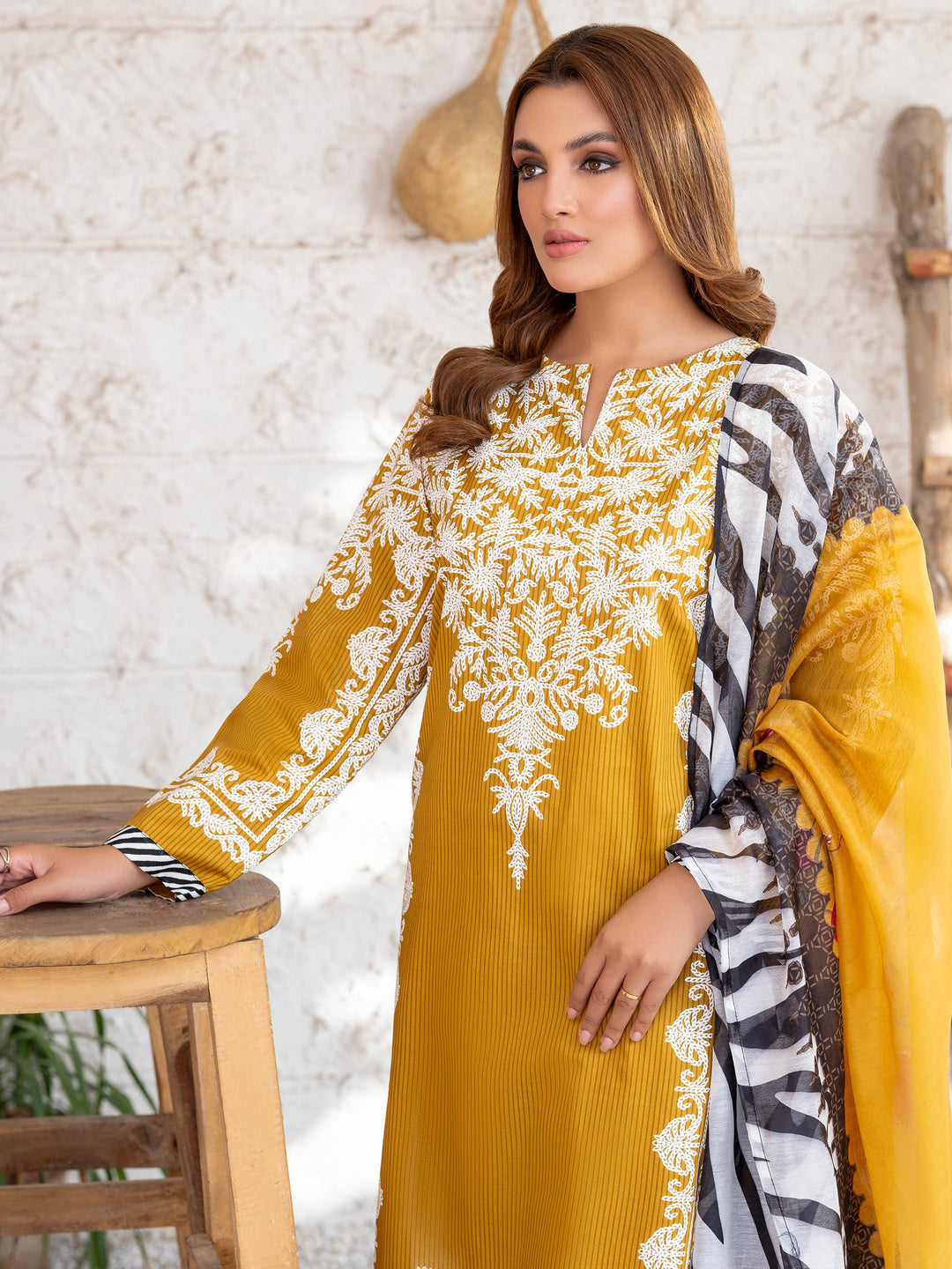 3 Piece Lawn Suit-Paste Print