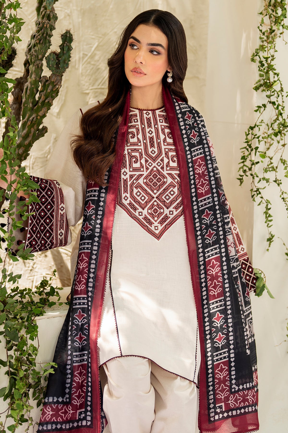 EMBROIDERED SLUB LAWN