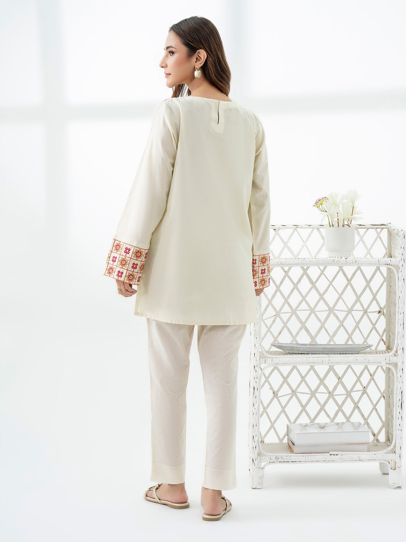 Limelight || Cambric Kurti-Embroidered (Pret)