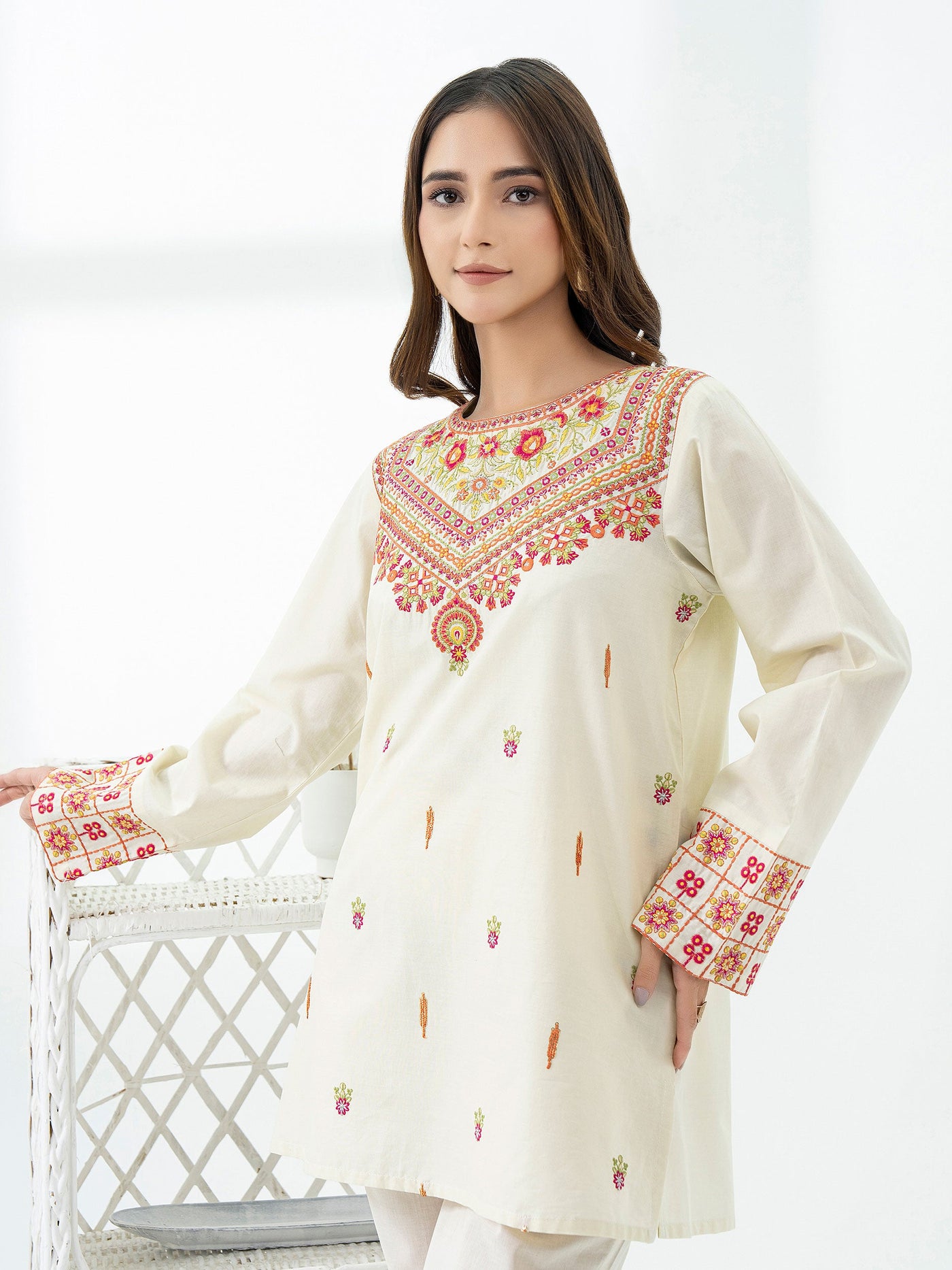 Limelight || Cambric Kurti-Embroidered (Pret)