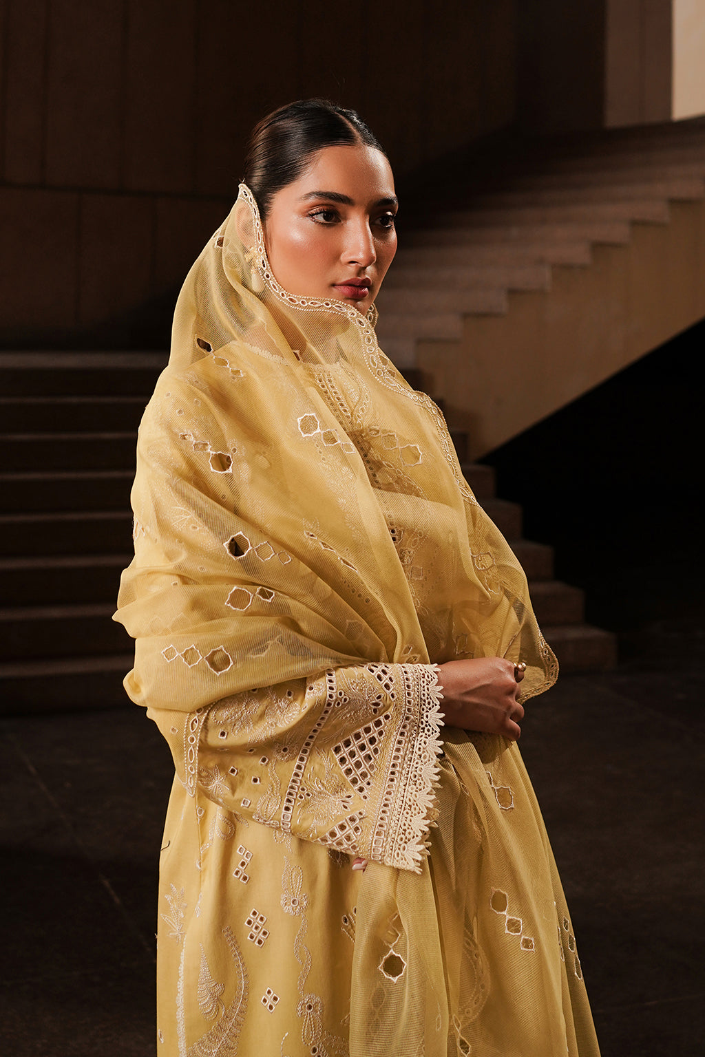 Afrozeh Chikankari Lawn || Canary