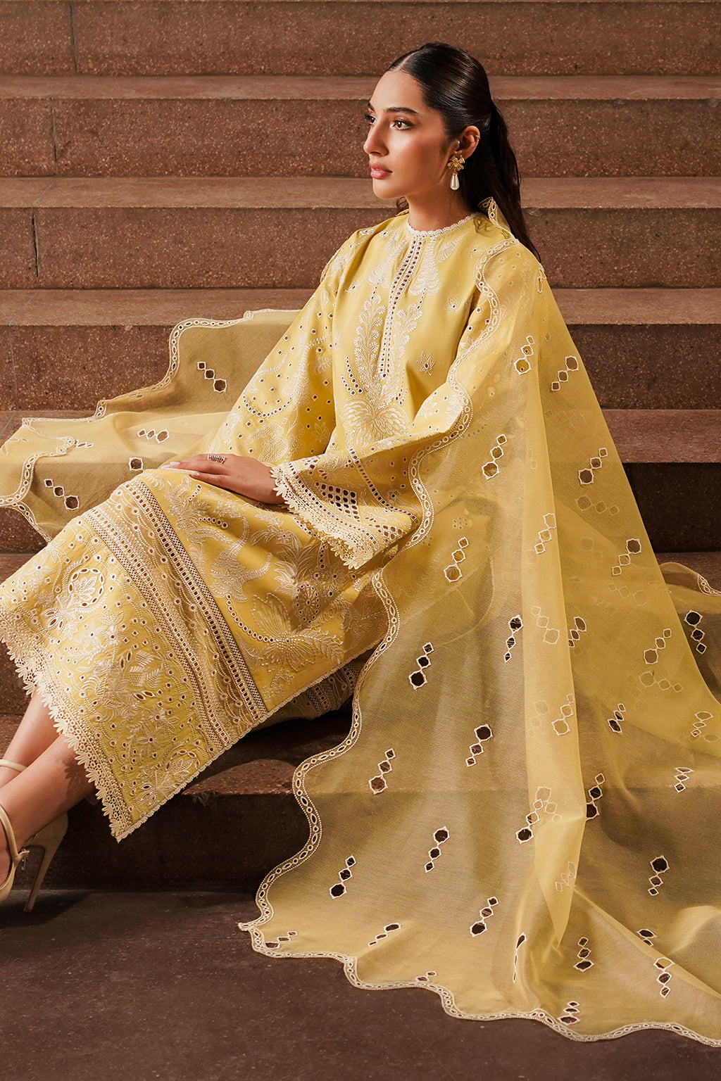 Afrozeh Chikankari Lawn || Canary