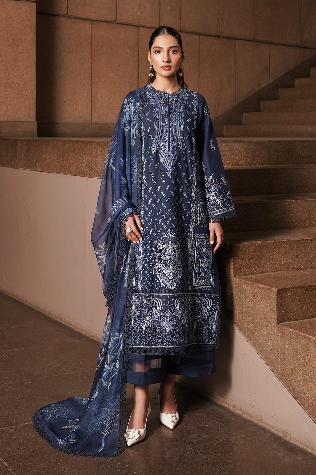 Afrozeh Chikankari Lawn || Capri