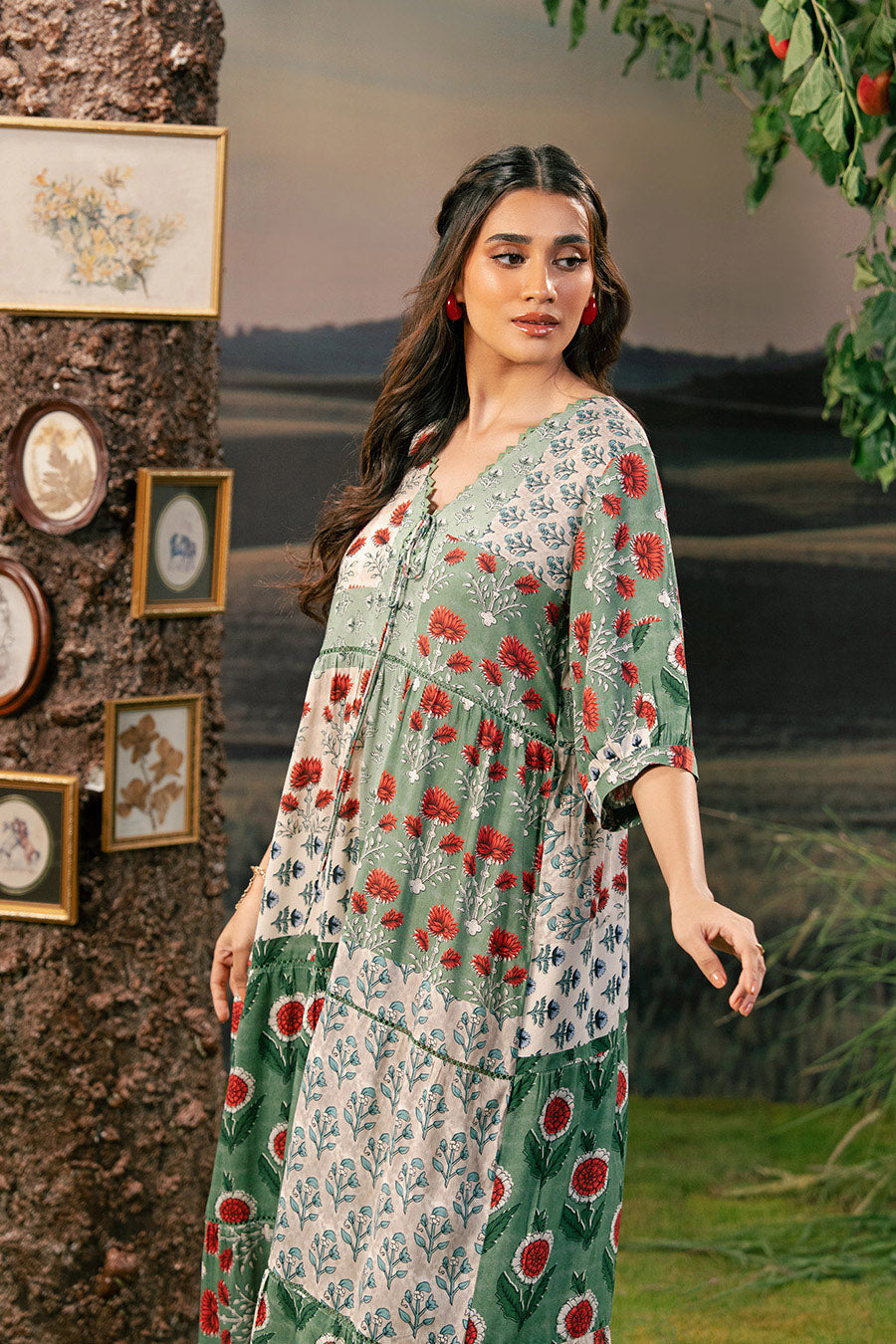 3 Pc Unstitched Embroidered Arabic Lawn Suit