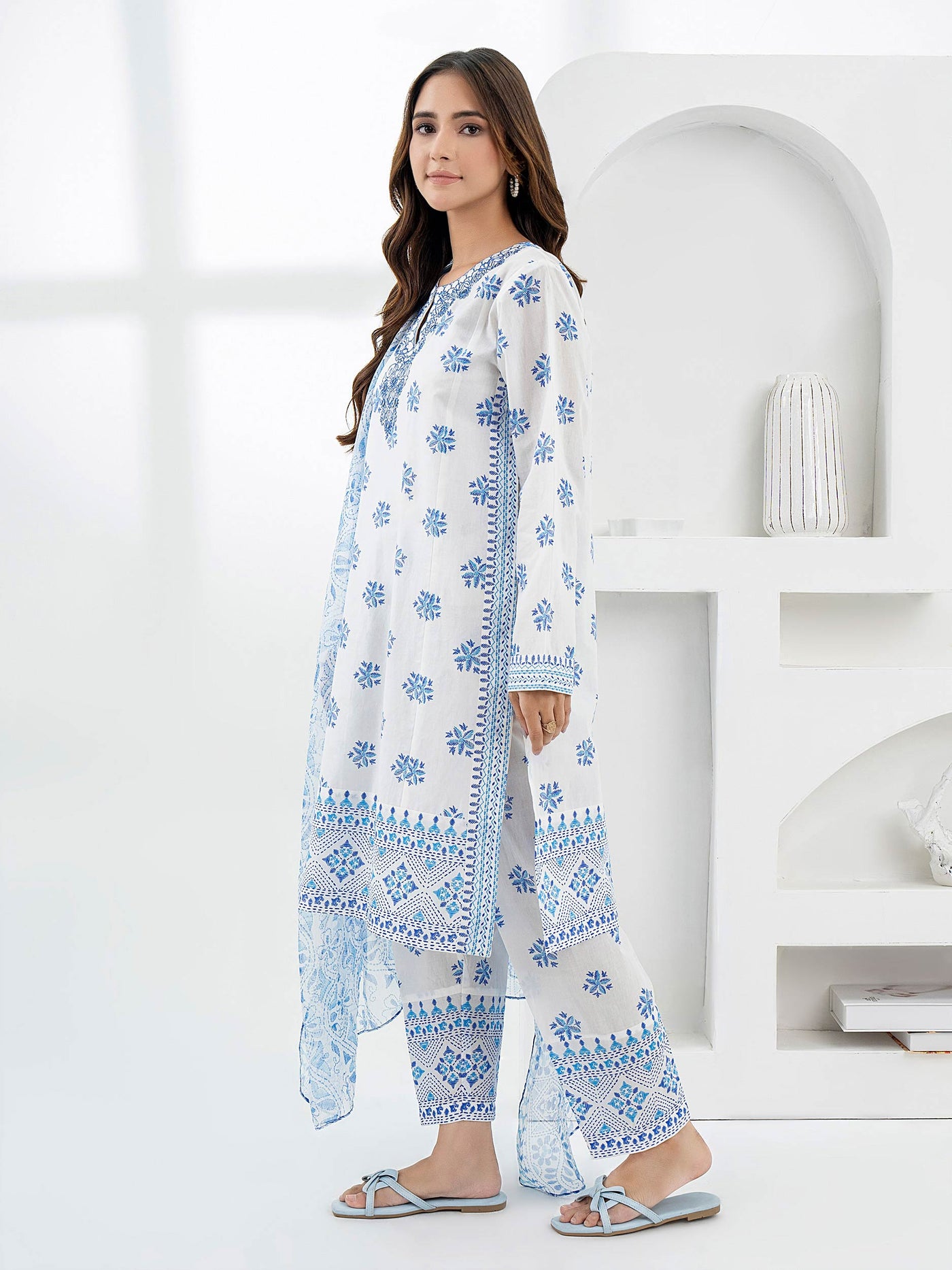 Limelight 3 Piece Lawn Suit-Embroidered (Pret) P9761SU