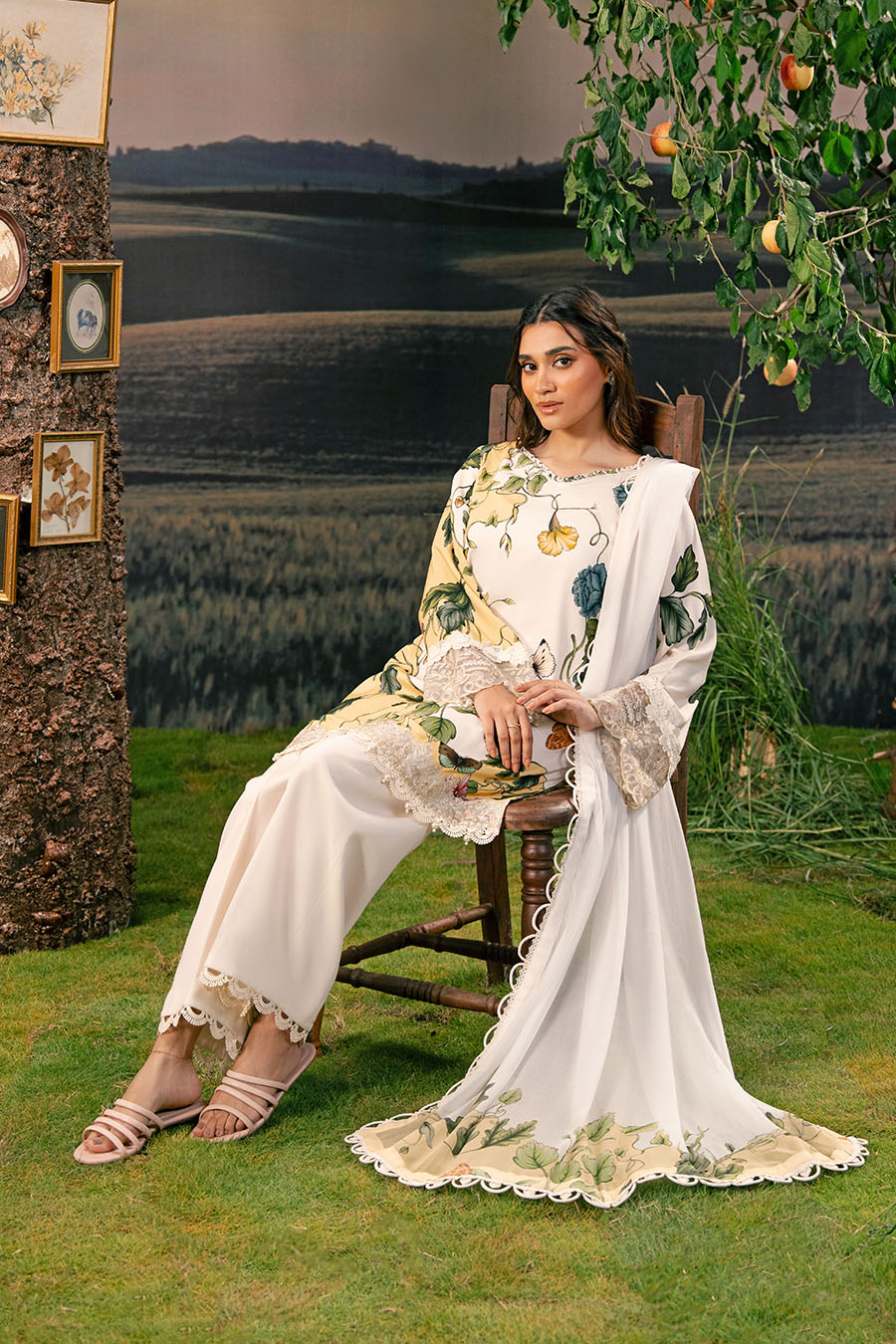 3 Pc Unstitched Embroidered Arabic Lawn Suit
