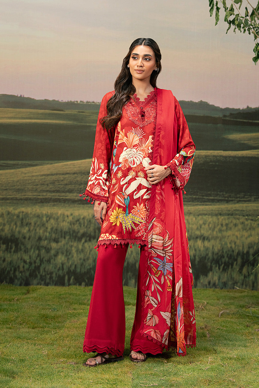 3 Pc Unstitched Embroidered Arabic Lawn Suit