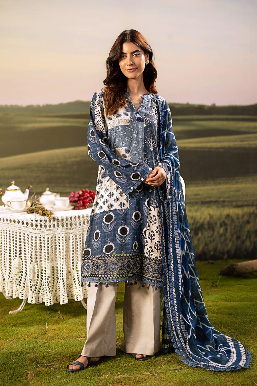 3 Pc Unstitched Embroidered Arabic Lawn Suit