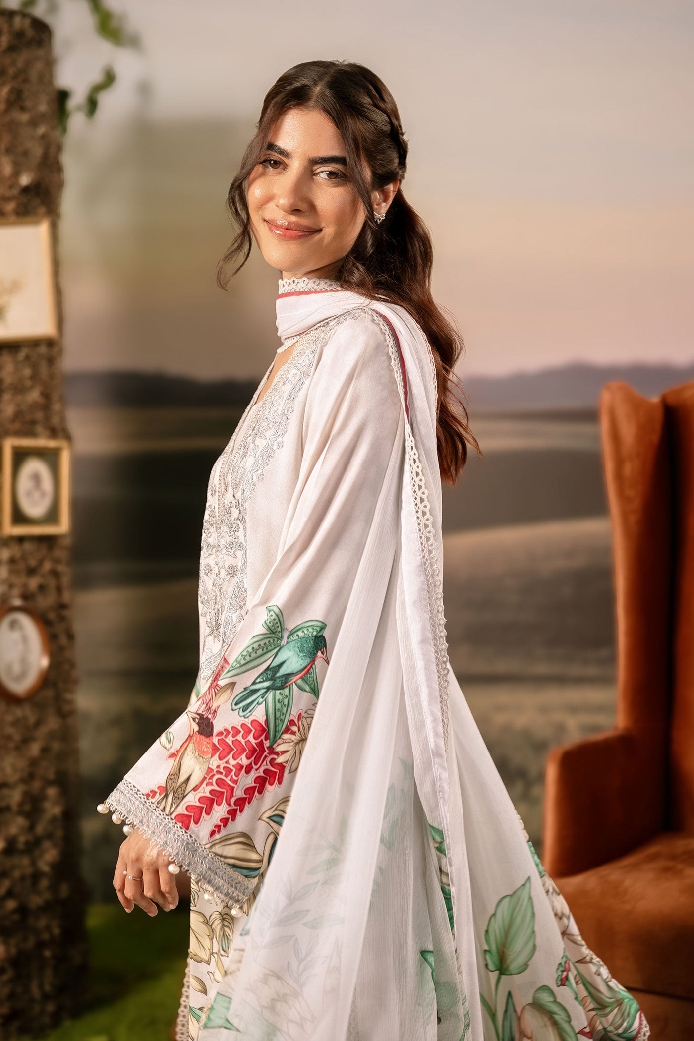 3 Pc Unstitched Embroidered Arabic Lawn Suit