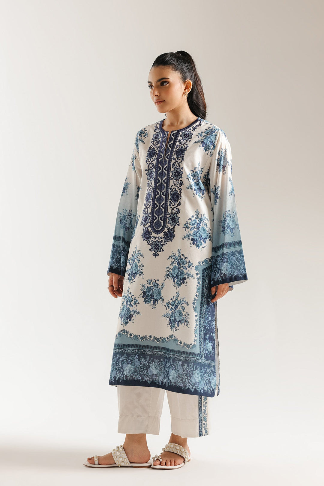 EMBROIDERED SUIT
