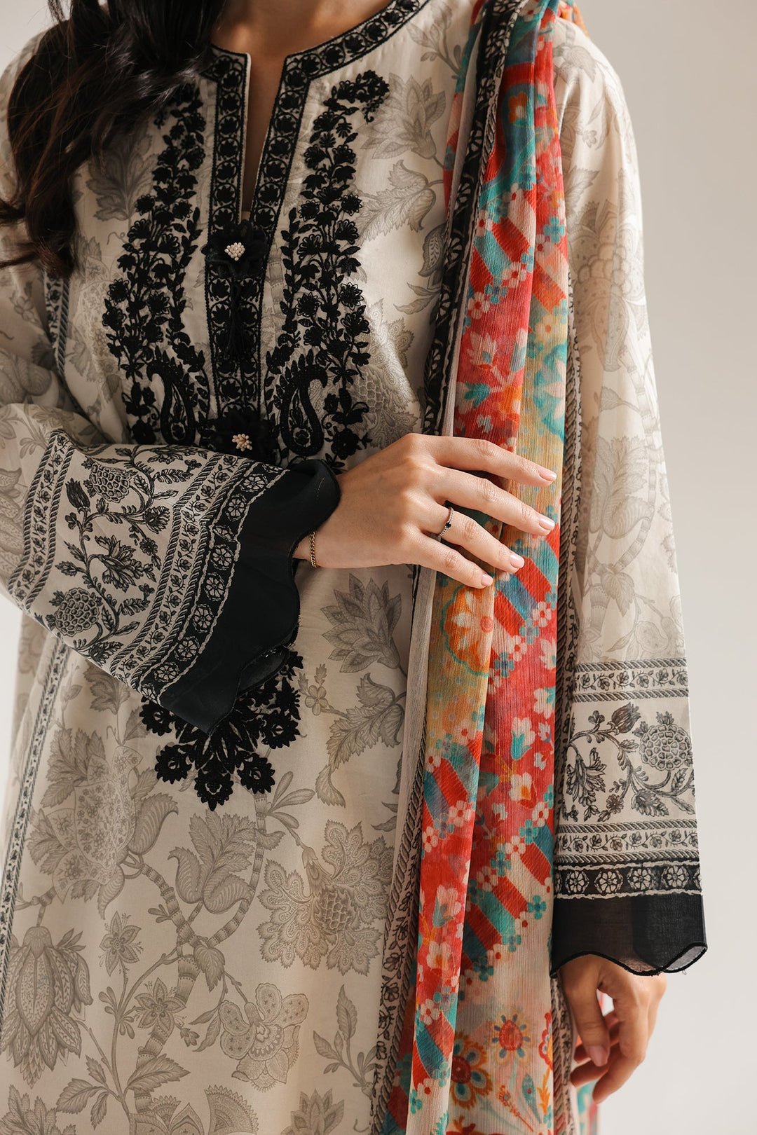EMBROIDERED SUIT