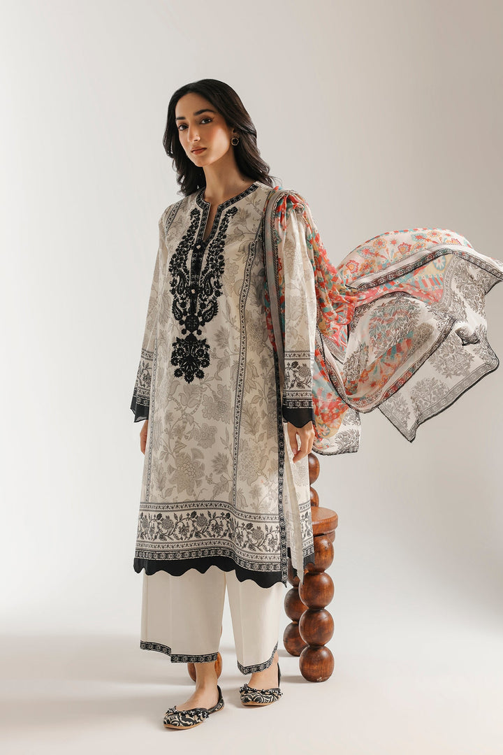 EMBROIDERED SUIT