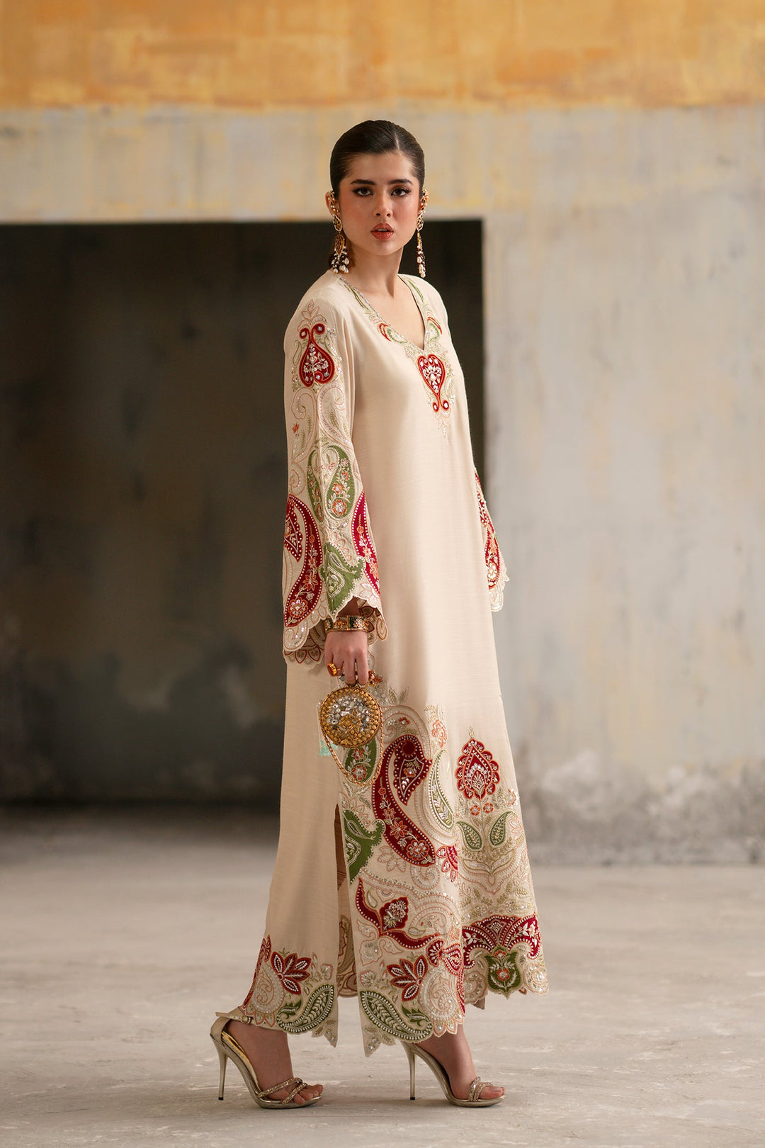 EMBROIDERED KAFTAN