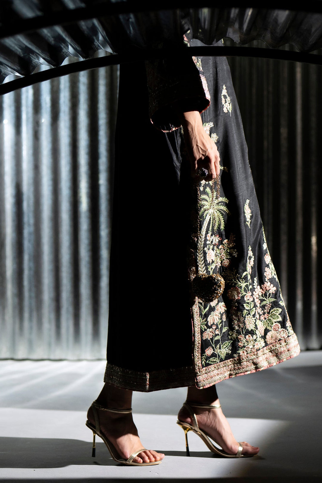 EMBROIDERED KAFTAN