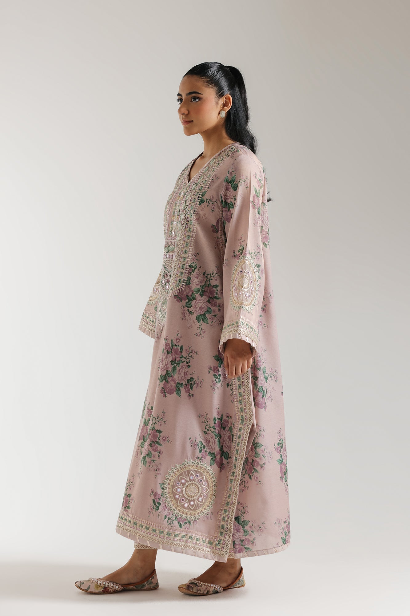 EMBROIDERED SUIT