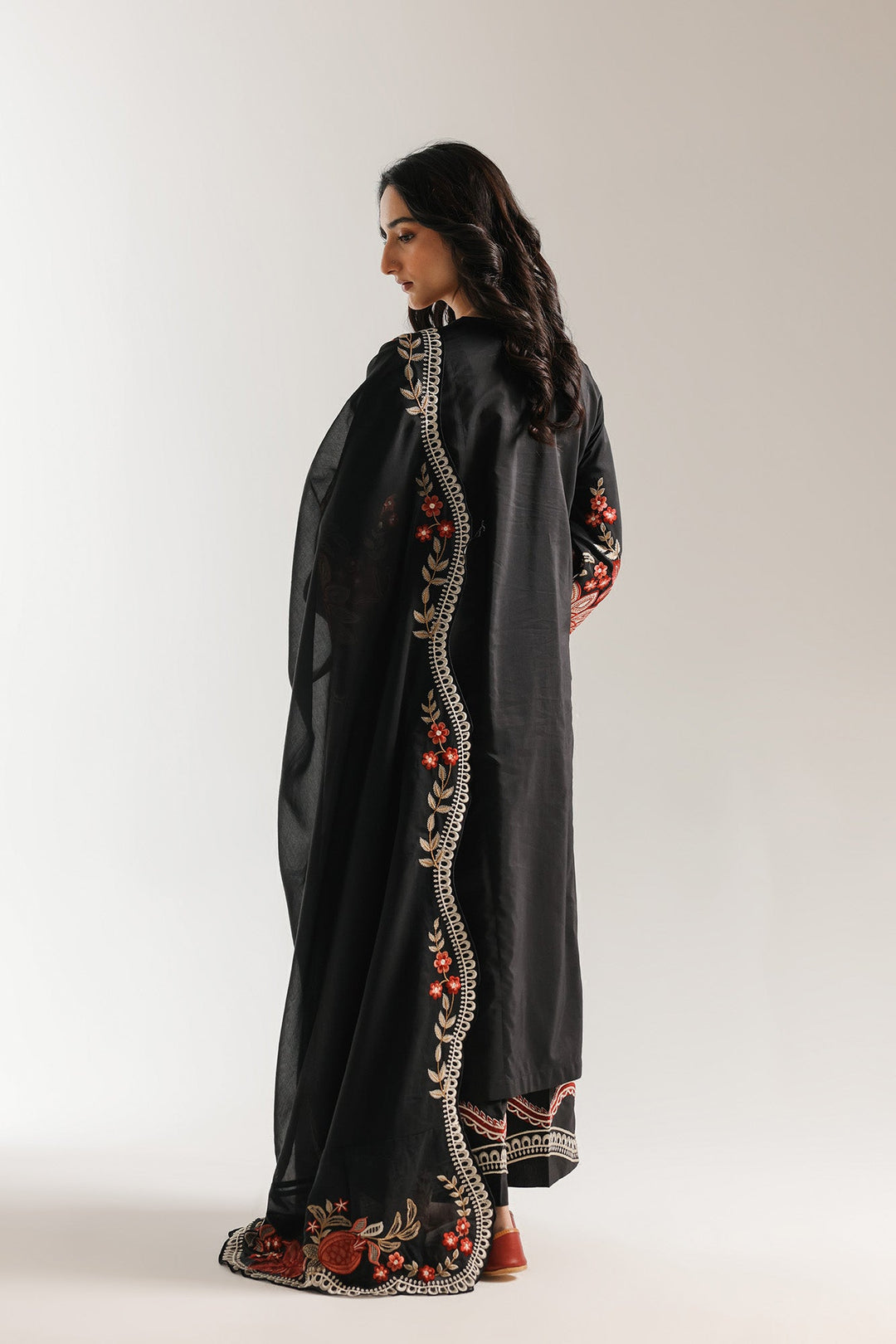 EMBROIDERED SUIT