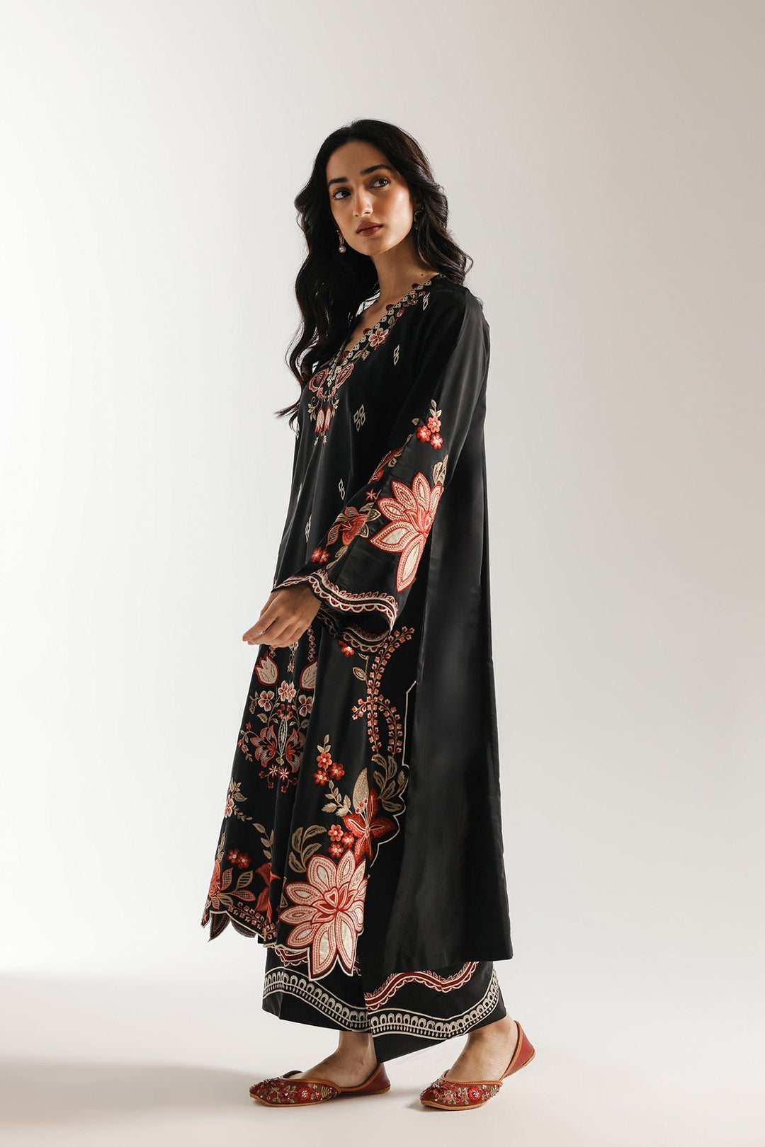 EMBROIDERED SUIT