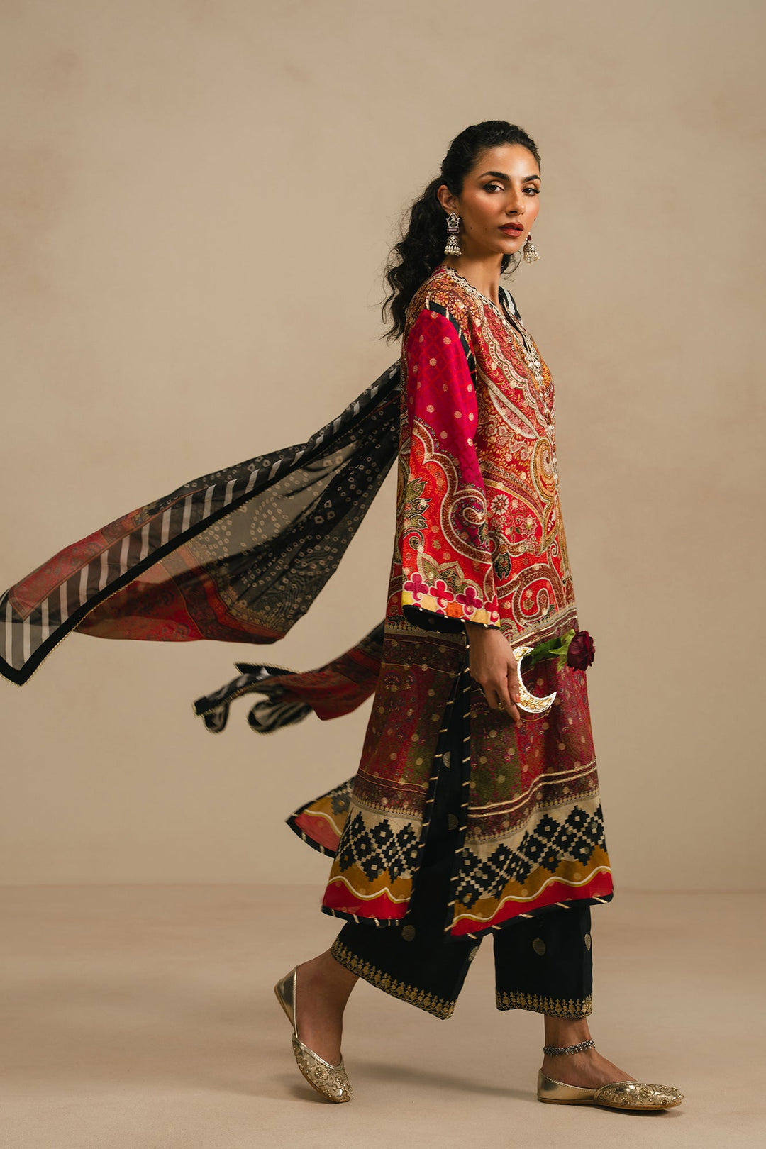 EMBROIDERED SUIT