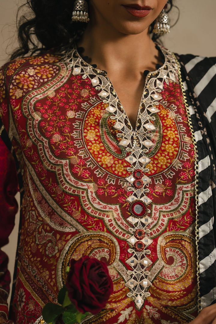 EMBROIDERED SUIT
