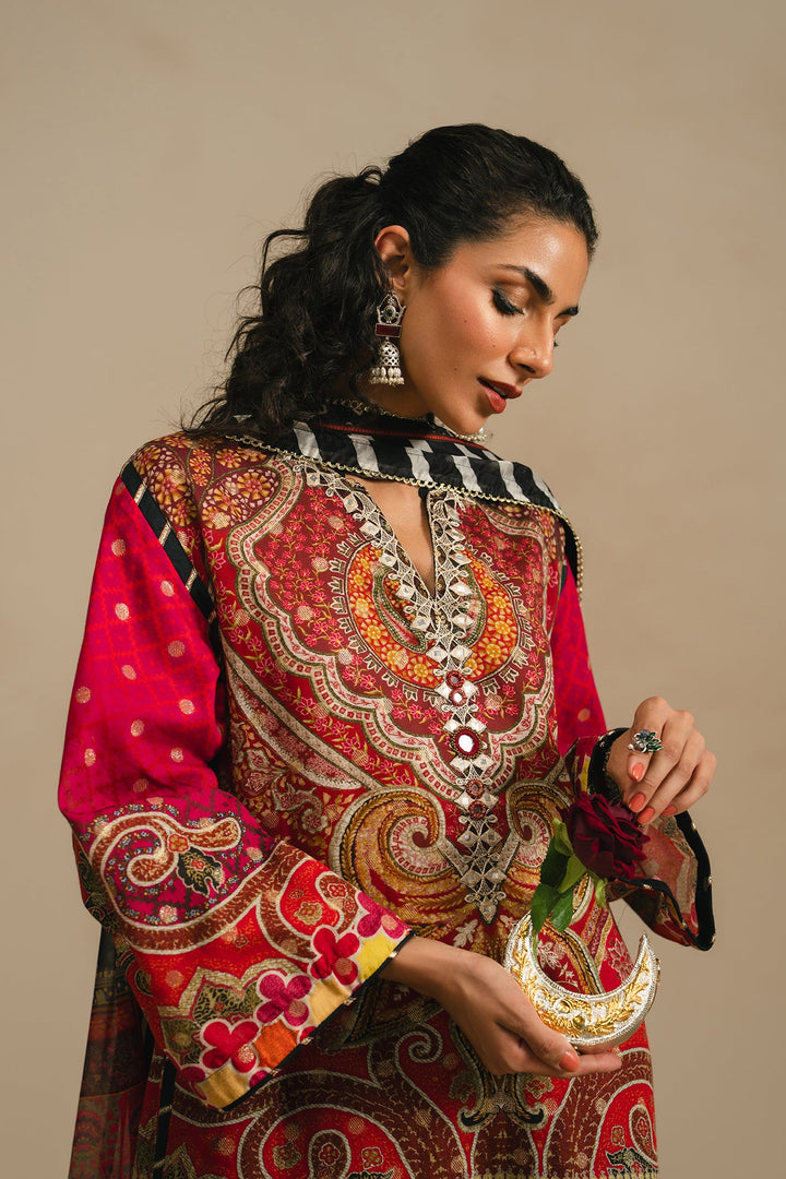 EMBROIDERED SUIT
