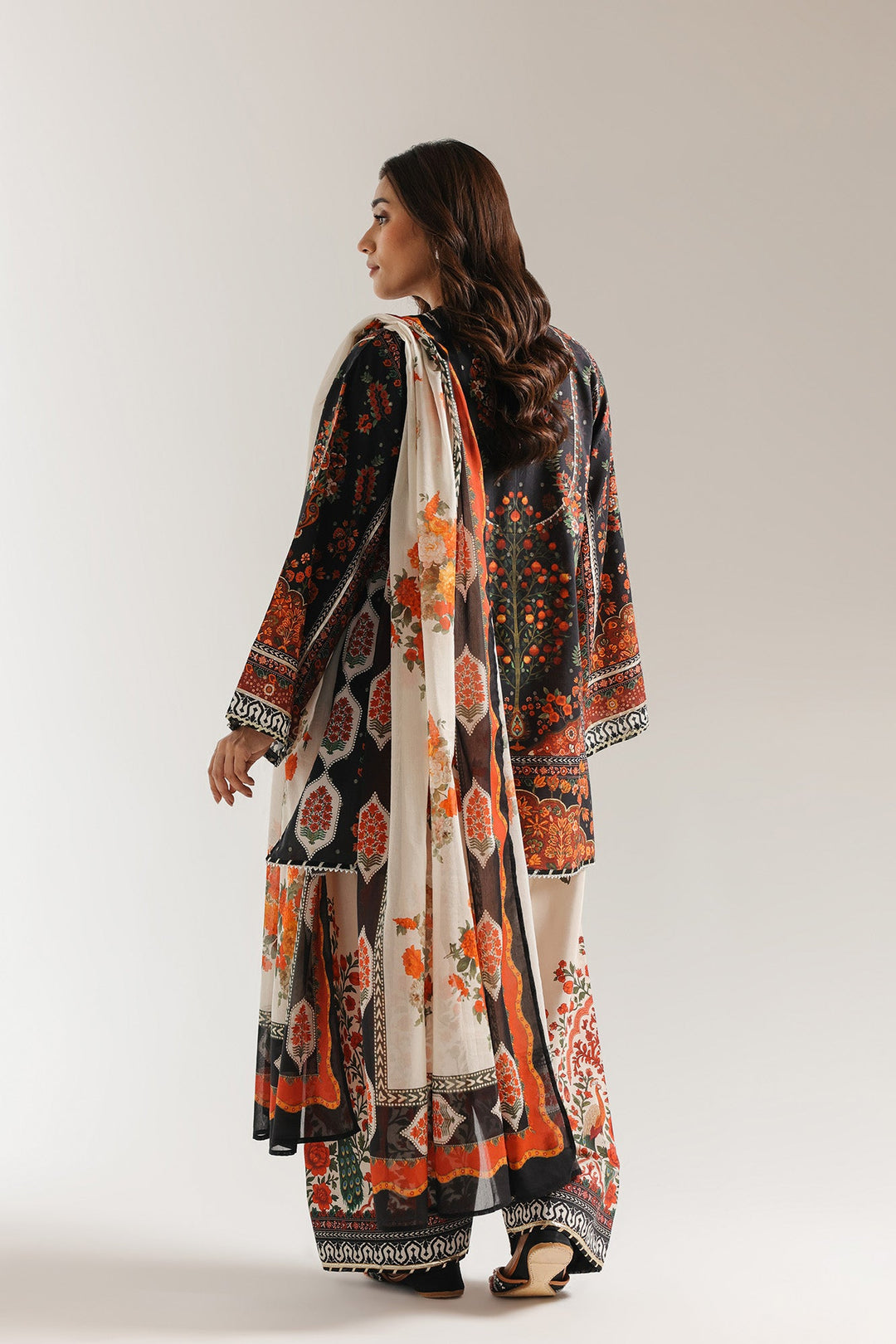 EMBROIDERED SUIT