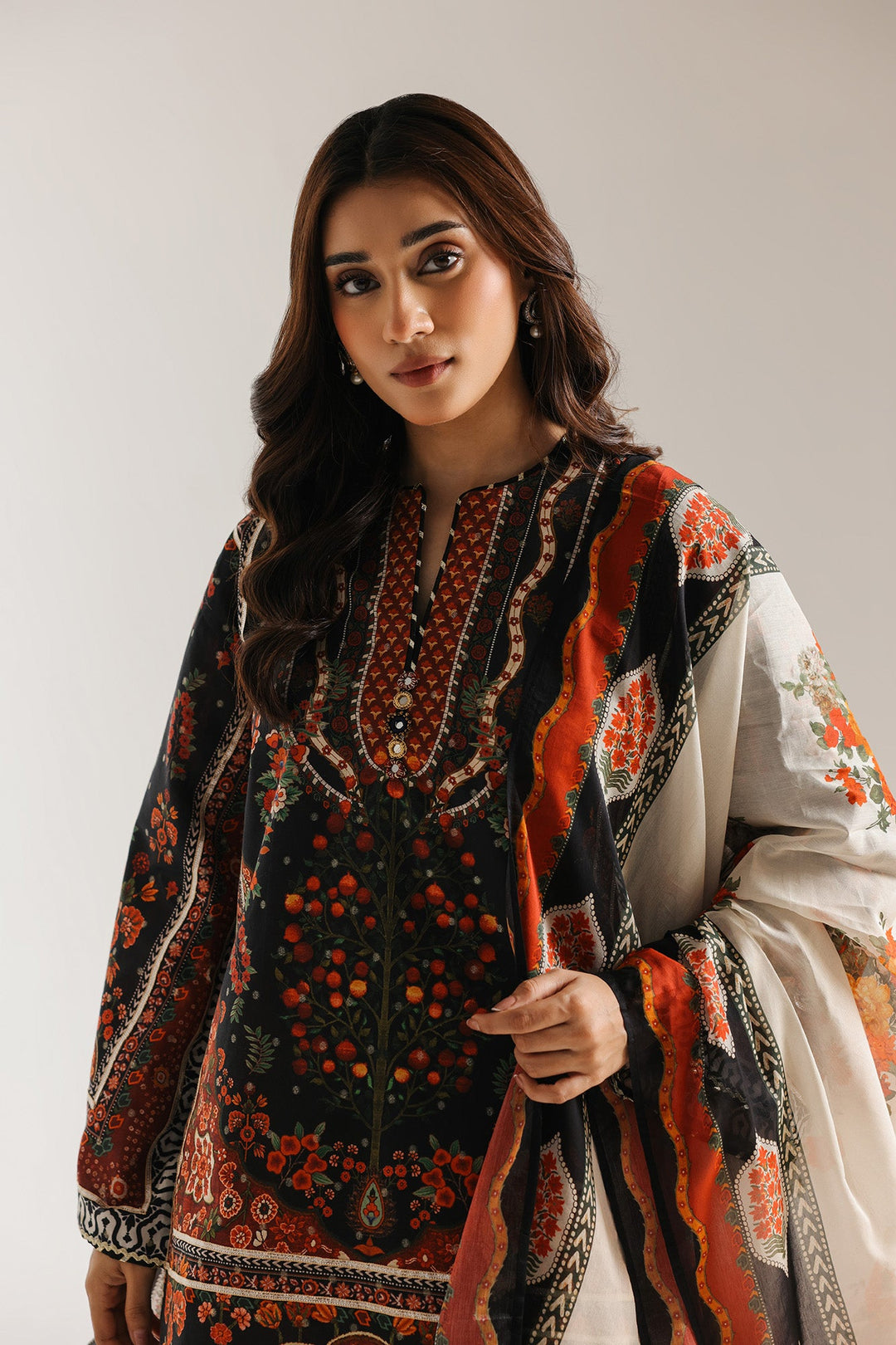 EMBROIDERED SUIT