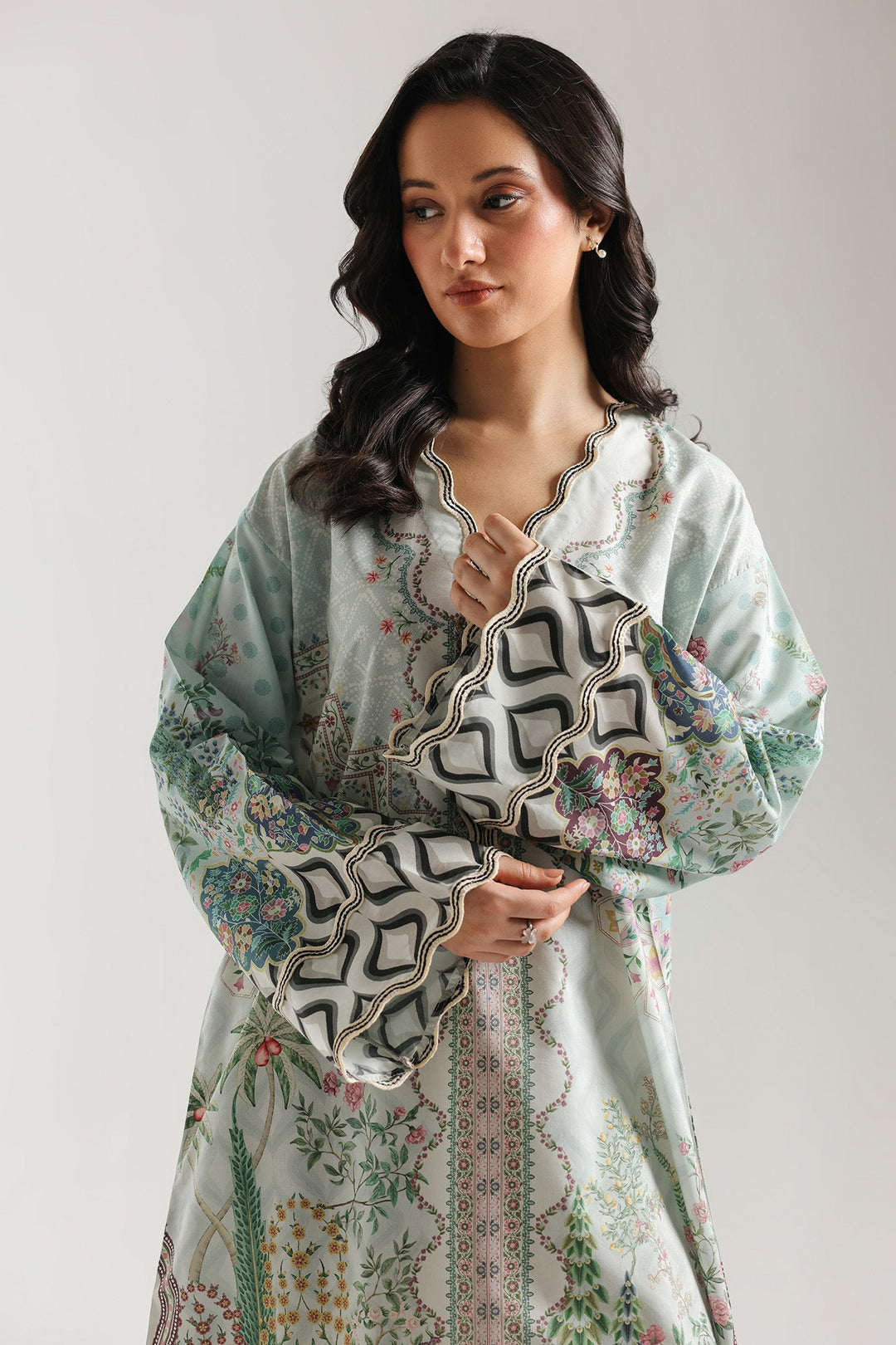 EMBROIDERED KAFTAN