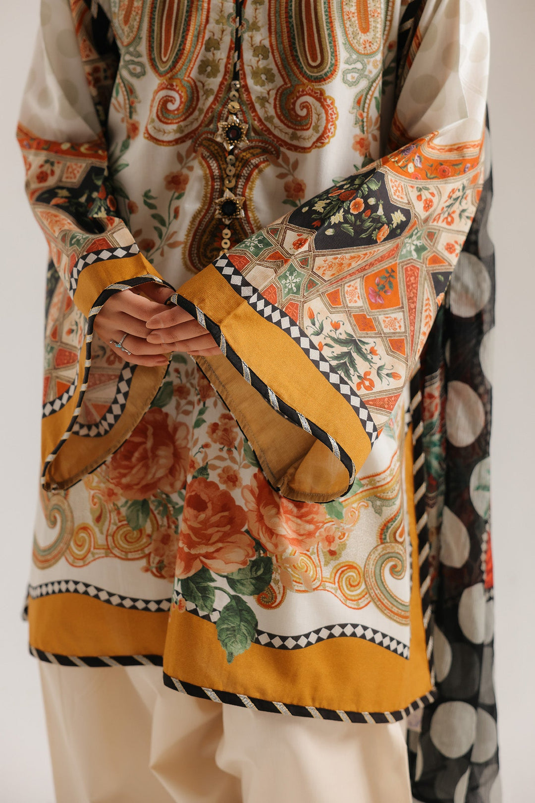 PRINTED SUIT