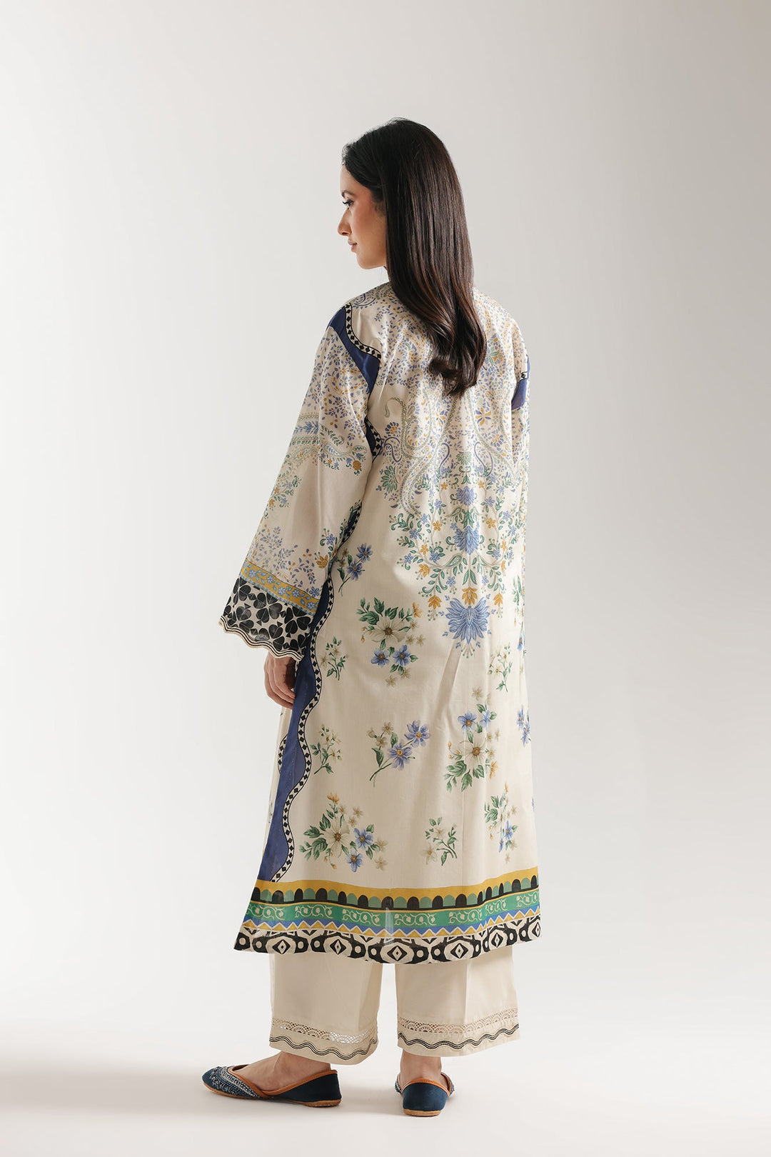 EMBROIDERED SUIT