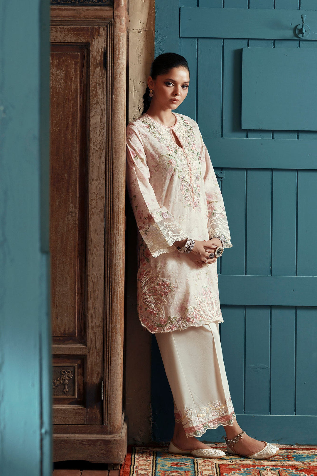 EMBROIDERED SUIT