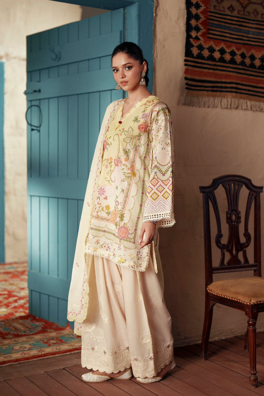 EMBROIDERED SUIT